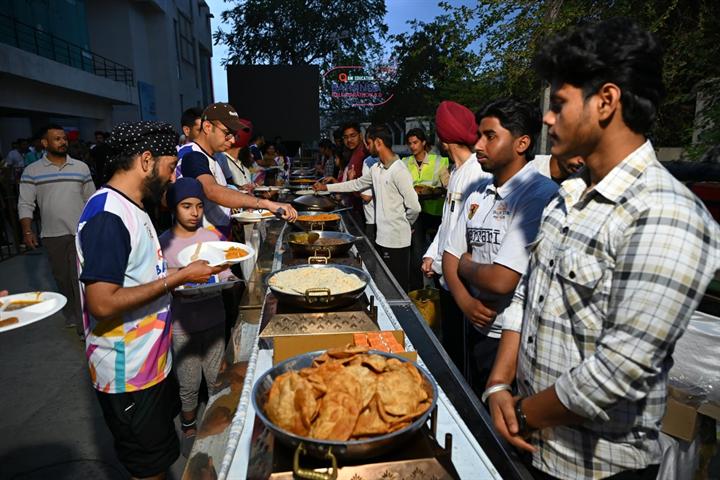 Post-race food counter for runners at Bathinda Half Marathon 8.0